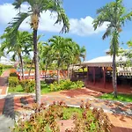 Maison d\'une chambre avec piscine partagee jardin clos et wifi a Sainte Rose a 1 km de la plage
