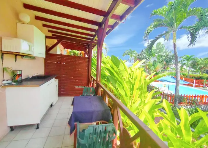 Maison d\'une chambre avec piscine partagee jardin clos et wifi a Sainte Rose a 1 km de la plage